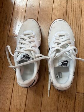 Nike White and Black kids  Low-Top Sneakers